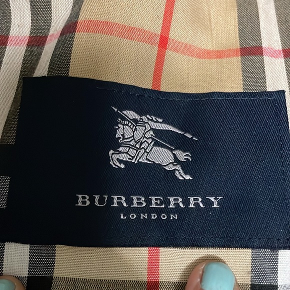 Burberry wear 2 ways - winterized wool camel hair insert and waterproof outer - Picture 4 of 16